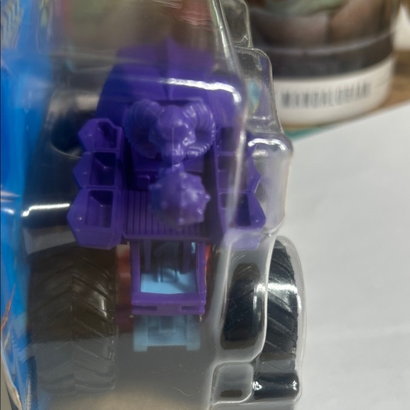 Monster Trucks MASTERS OF THE UNIVERSE Skeletor Toy - Picture 3 of 7